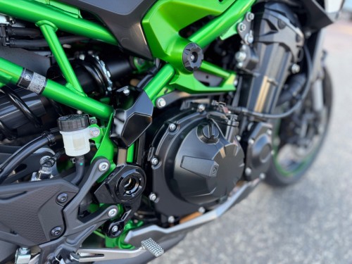 Kawasaki Z900 Naked 2025 1500 km met Fabrieksgarantie