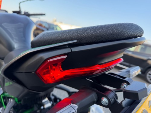Kawasaki Z900 Naked 2025 1500 km met Fabrieksgarantie