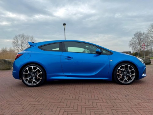 Opel Astra GTC 2.0 Turbo OPC TOPSTAAT! Clima Cruise Navi leer kuipstoelen