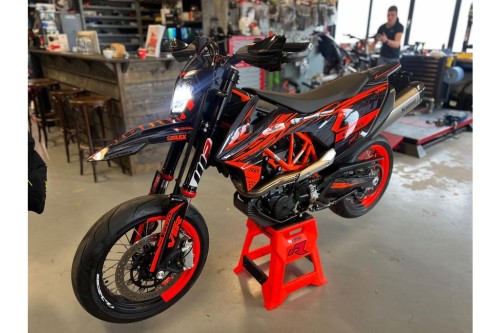 KTM 690 SMC R Supermoto A2 Supermotard 2022 model