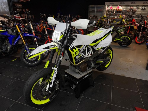 Husqvarna 701 Supermoto VTR Style