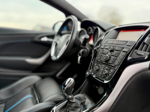Opel Astra GTC 2.0 Turbo OPC TOPSTAAT! Clima Cruise Navi leer kuipstoelen
