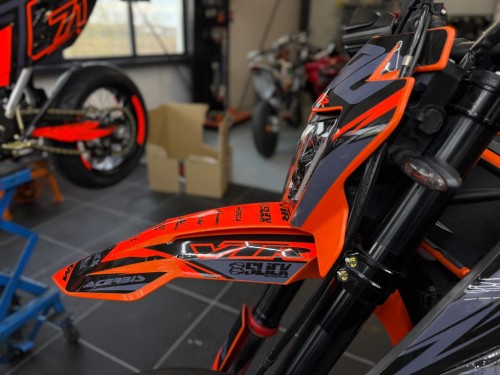 KTM 690 SMC R 2023 model Supermoto Supermotard TOPSTAAT!