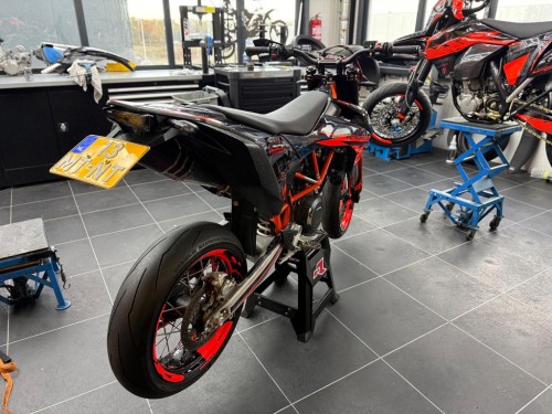 KTM 690 SMC R 2023 model Supermoto Supermotard TOPSTAAT!