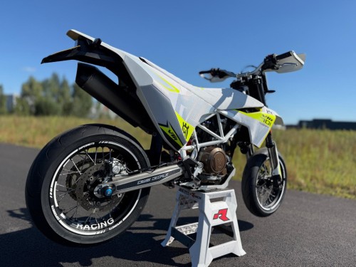 Husqvarna 701 Supermoto VTR Style