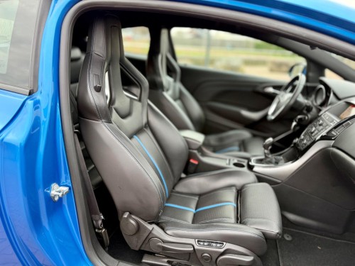 Opel Astra GTC 2.0 Turbo OPC TOPSTAAT! Clima Cruise Navi leer kuipstoelen