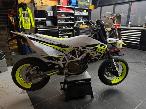 Husqvarna Supermotard Sm 701 Supermoto VTR Style no 690 smc Smc R