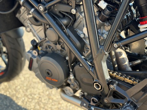 KTM 1290 SuperDuke R ABS Track & Tack Pack Black edition