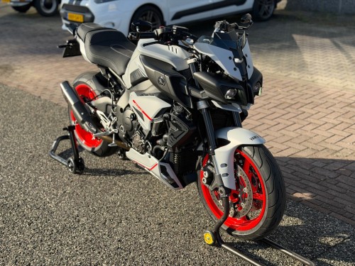 Yamaha Tour MT-10 ABS Naked Nardo Akrapovic