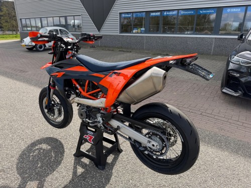 KTM 690 SMC R Supermoto A2 Supermotard NIEUW! BTW motor 2026 model