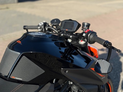KTM 1290 SuperDuke R ABS Track & Tack Pack Black edition