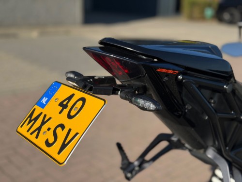KTM 1290 SuperDuke R ABS Track & Tack Pack Black edition