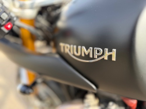Triumph Chopper Thruxton 1200 R Cafe Race edition
