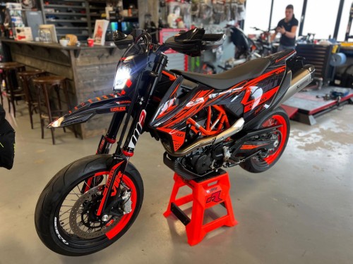 KTM 690 SMC R Supermoto A2 Supermotard 2022 model
