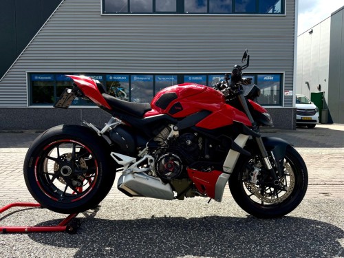 Ducati Naked Streetfighter V4