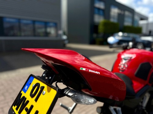 Ducati Naked Streetfighter V4