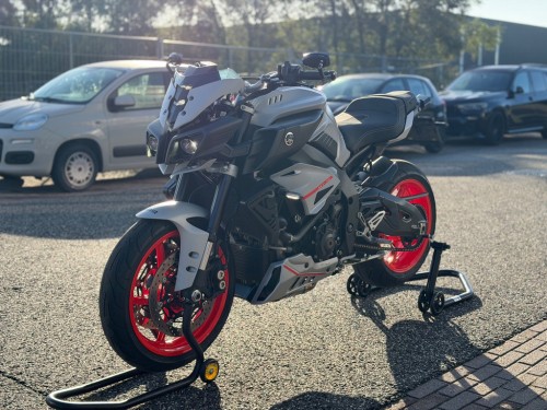 Yamaha Tour MT-10 ABS Naked Nardo Akrapovic