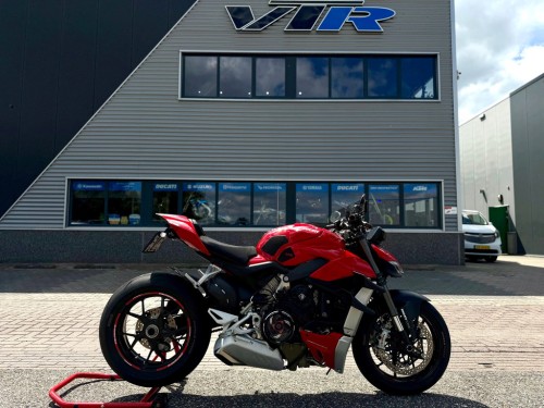Ducati Naked Streetfighter V4