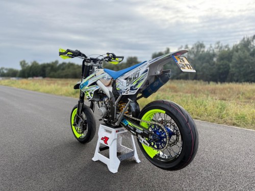 TM SMR En 125 model A1 rijbewijs Supermoto Supermotard TOPTAAT!