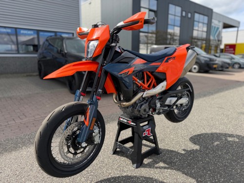 KTM 690 SMC R Supermoto A2 Supermotard NIEUW! BTW motor 2026 model