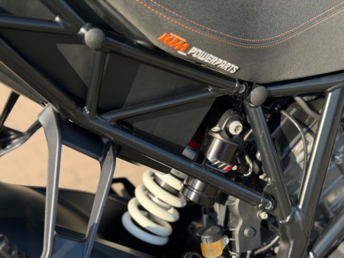 KTM 1290 SuperDuke R ABS Track & Tack Pack Black edition