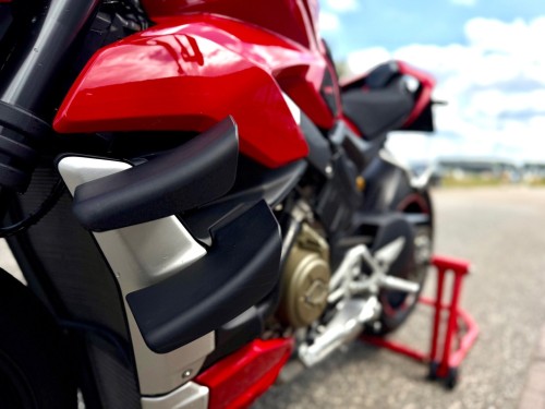 Ducati Naked Streetfighter V4