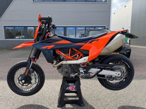 KTM 690 SMC R Supermoto A2 Supermotard NIEUW! BTW motor 2026 model