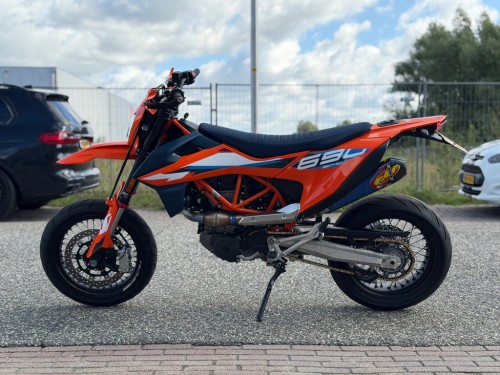 KTM 690 SMC R A2 Nieuwstaat Supermoto Supermotard 2023