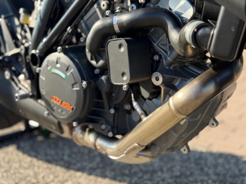 KTM 1290 SuperDuke R ABS Track & Tack Pack Black edition