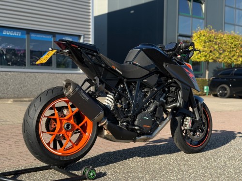 KTM 1290 SuperDuke R ABS Track & Tack Pack Black edition