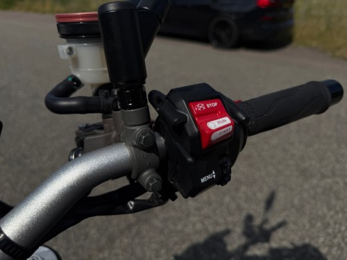 Yamaha MT-09 Naked bike 2023 Quick shifter Garantie mogelijk