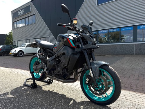 Yamaha MT-09 Naked bike 2023 Quick shifter Garantie mogelijk