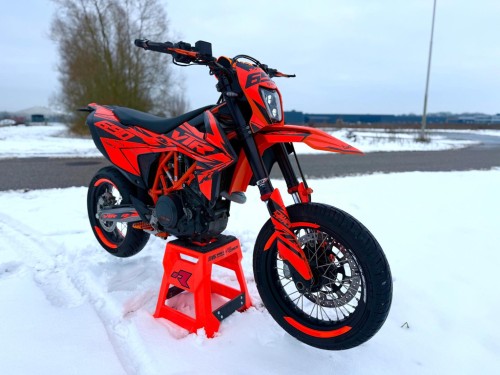 KTM 690 SMC R 2021 model Supermoto Supermotard