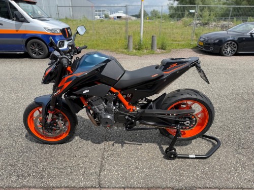KTM 890 Duke R ABS NIEUWSTAAT 24 maand GARANTIE
