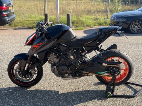 KTM 1290 SuperDuke R ABS Track & Tack Pack Black edition