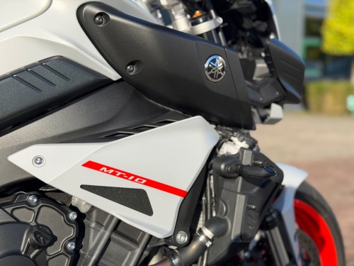 Yamaha Tour MT-10 ABS Naked Nardo Akrapovic