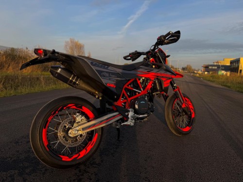 KTM 690 SMC R 2023 model Supermoto Supermotard TOPSTAAT!