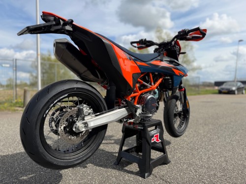 KTM 690 SMC R Supermoto A2 Supermotard NIEUW! BTW motor 2026 model