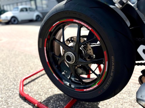 Ducati Naked Streetfighter V4