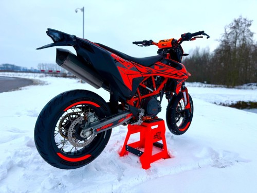 KTM 690 SMC R 2021 model Supermoto Supermotard