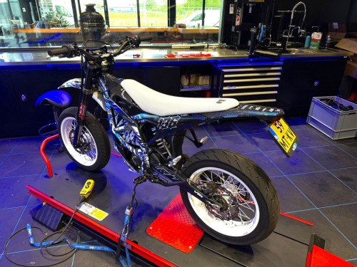 Sur-Ron Supermoto Ultra Bee 60 pk A1 rijbewijs Supermotard