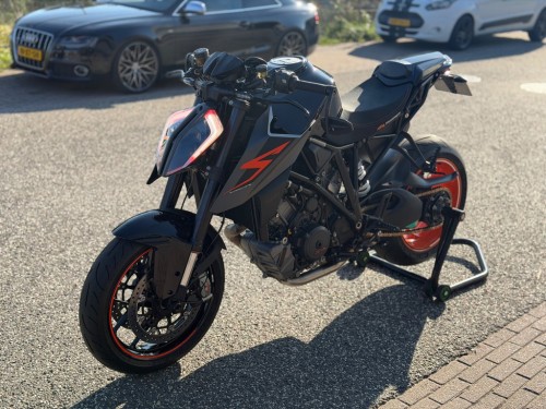 KTM 1290 SuperDuke R ABS Track & Tack Pack Black edition