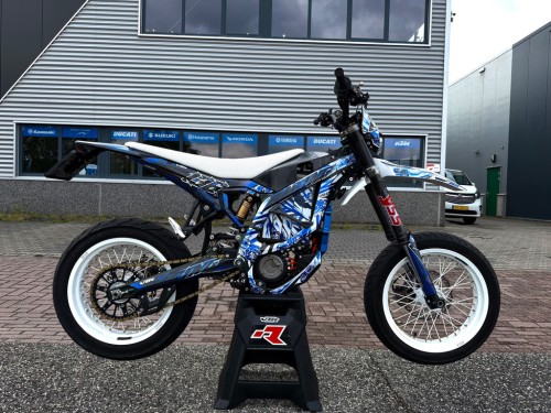 Sur-Ron Supermoto Ultra Bee 60 pk A1 rijbewijs Supermotard