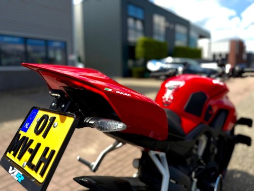 Ducati Naked Streetfighter V4