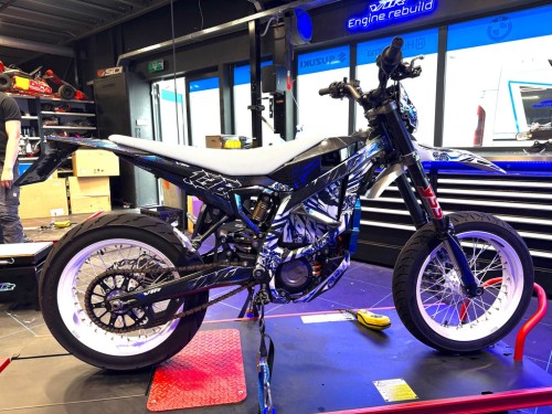 Sur-Ron Supermoto Ultra Bee 60 pk A1 rijbewijs Supermotard