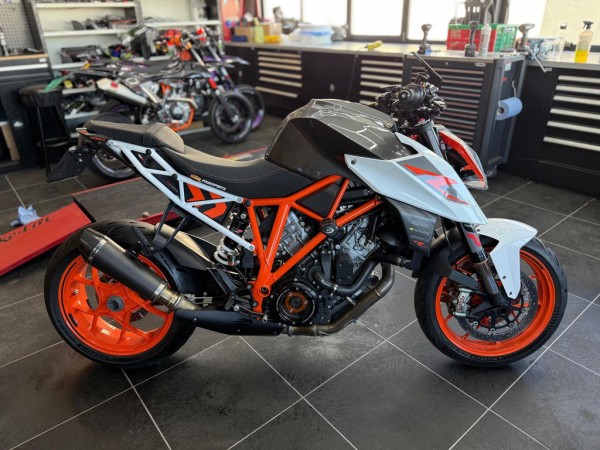 KTM Tour 1290 SuperDuke R ABS NIEUWSTAAT! 2018