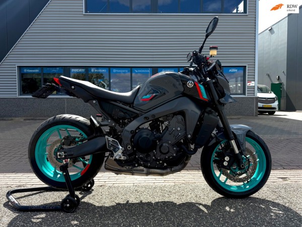 Yamaha MT-09 Naked bike 2023 Quick shifter Garantie mogelijk