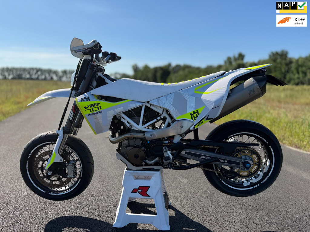 Husqvarna 701 Supermoto VTR Style
