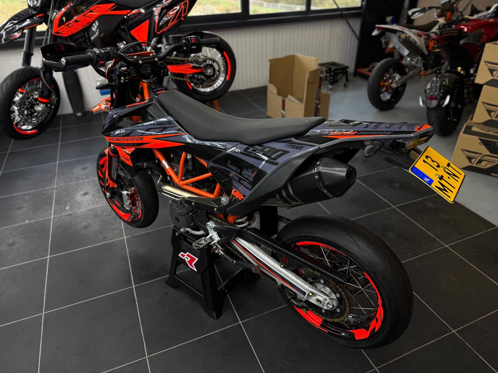 KTM 690 SMC R 2023 model Supermoto Supermotard TOPSTAAT!