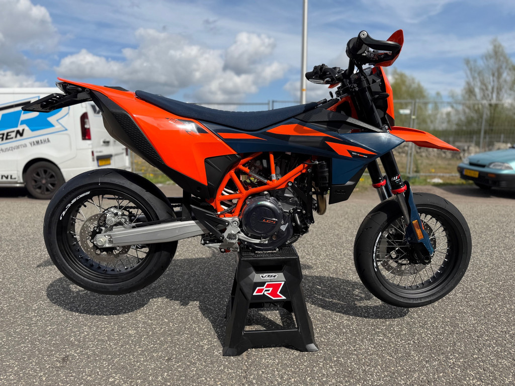 KTM 690 SMC R Supermoto A2 Supermotard NIEUW! BTW motor 2026 model